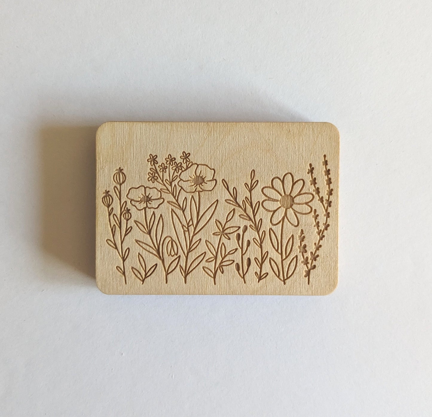 Wooden Needle Case, Laser Engraved Wildflower Magnetic Needle Minder