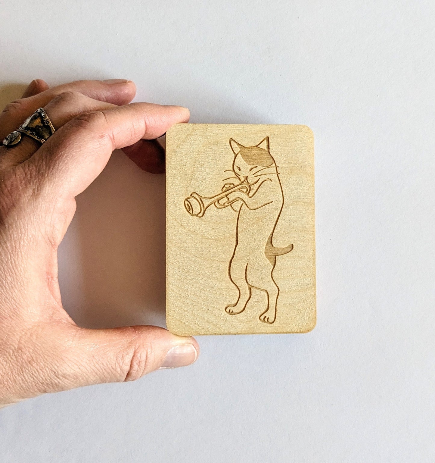 Wooden Needle Case, Laser Engraved Musician Cat Magnetic Needle Minder