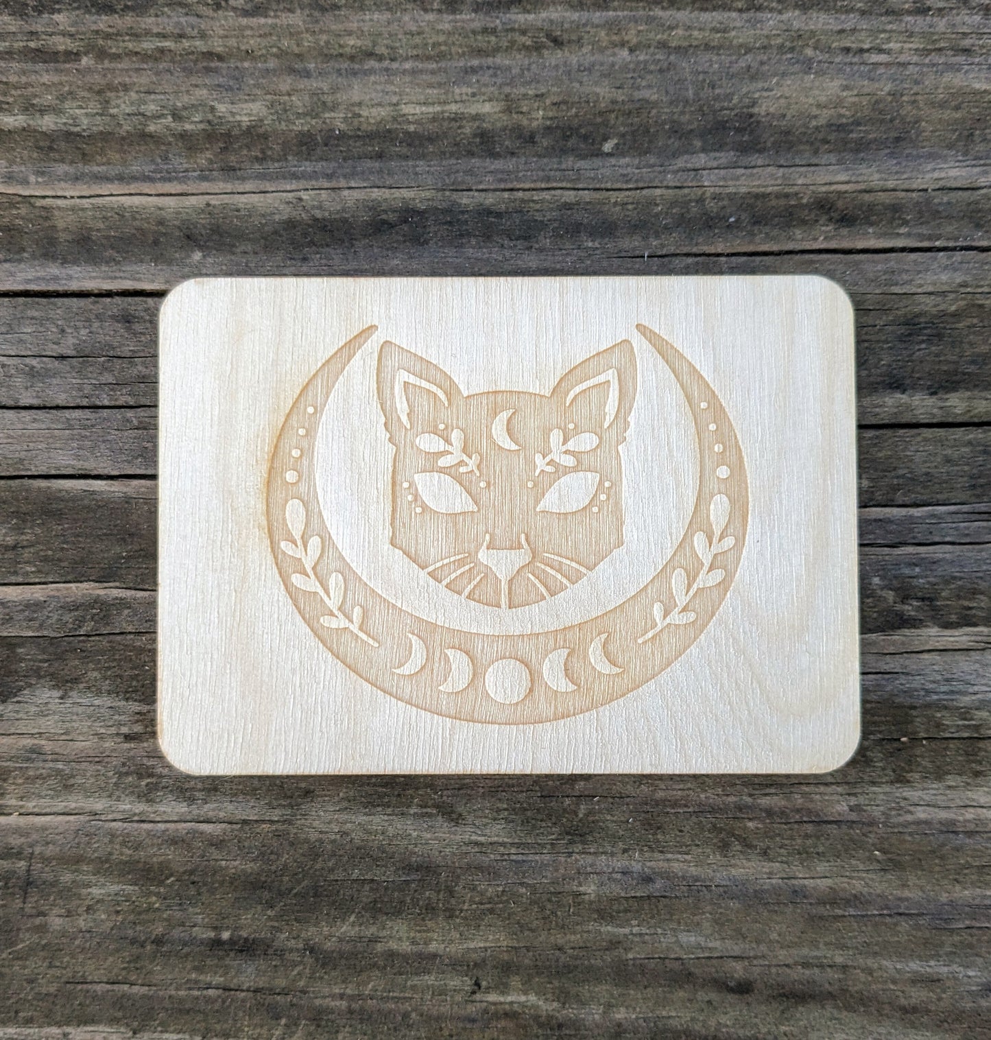 Wooden Needle Case, Laser Engraved Mythical Cat Magnetic Needle Holder