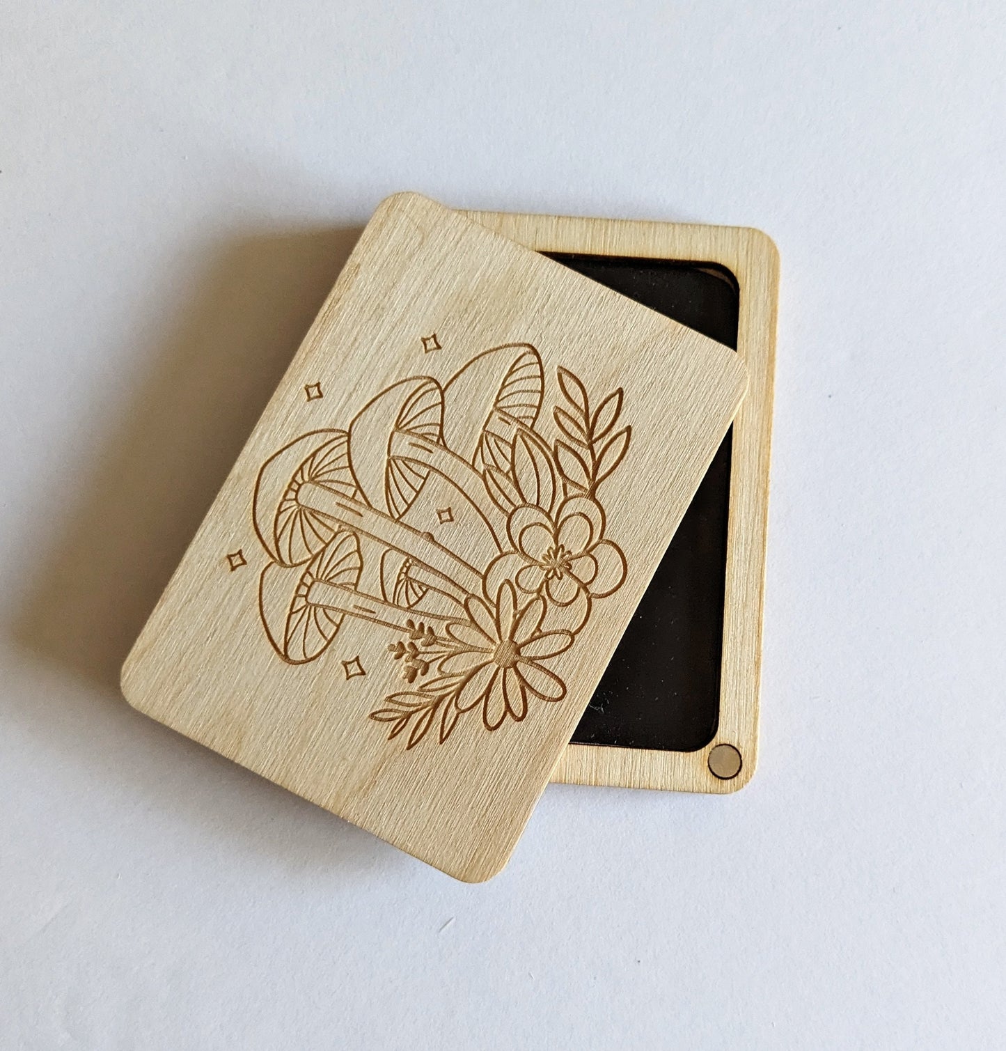 Wooden Needle Case, Laser Engraved Mushroom Magnetic Needle Minder