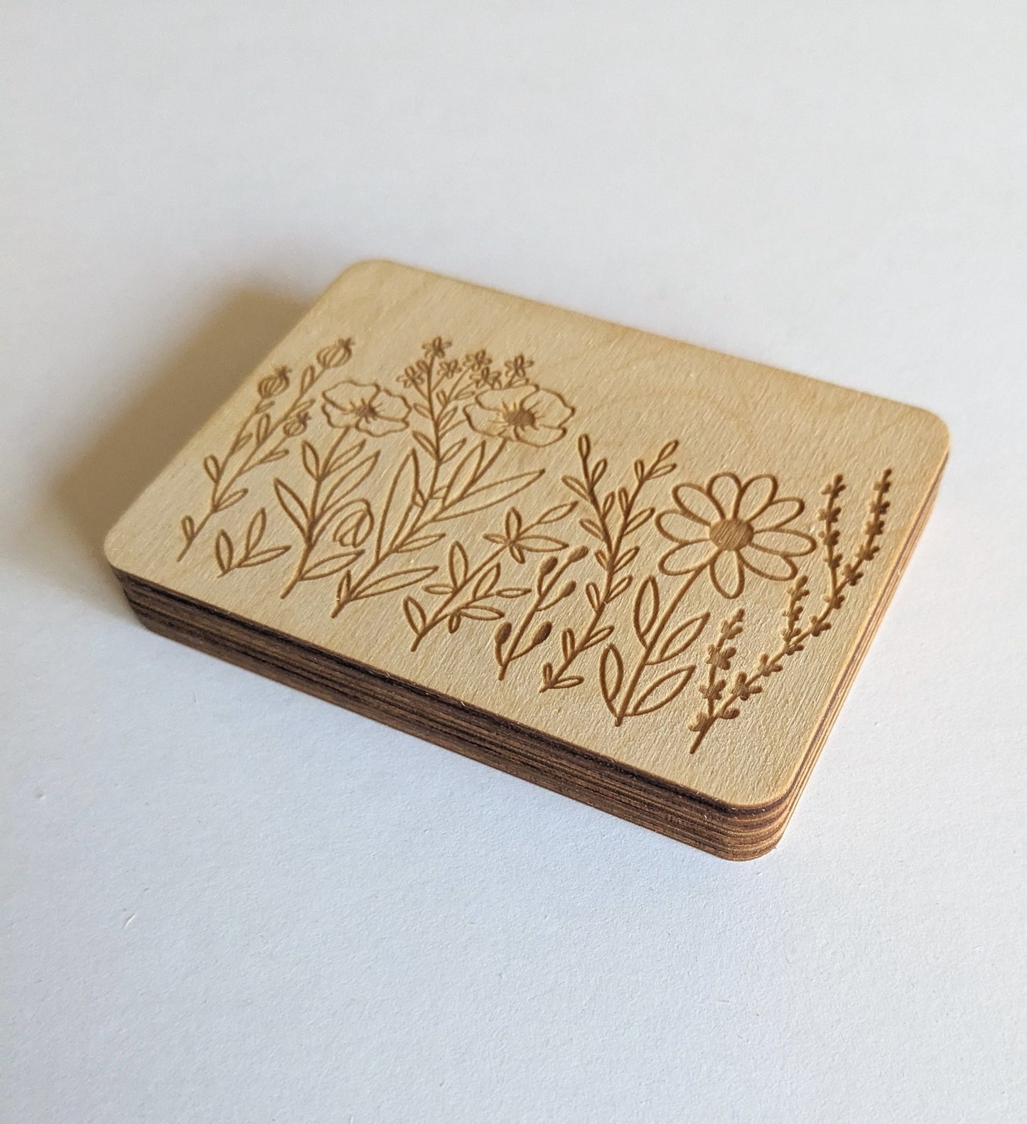 Wooden Needle Case, Laser Engraved Wildflower Magnetic Needle Minder