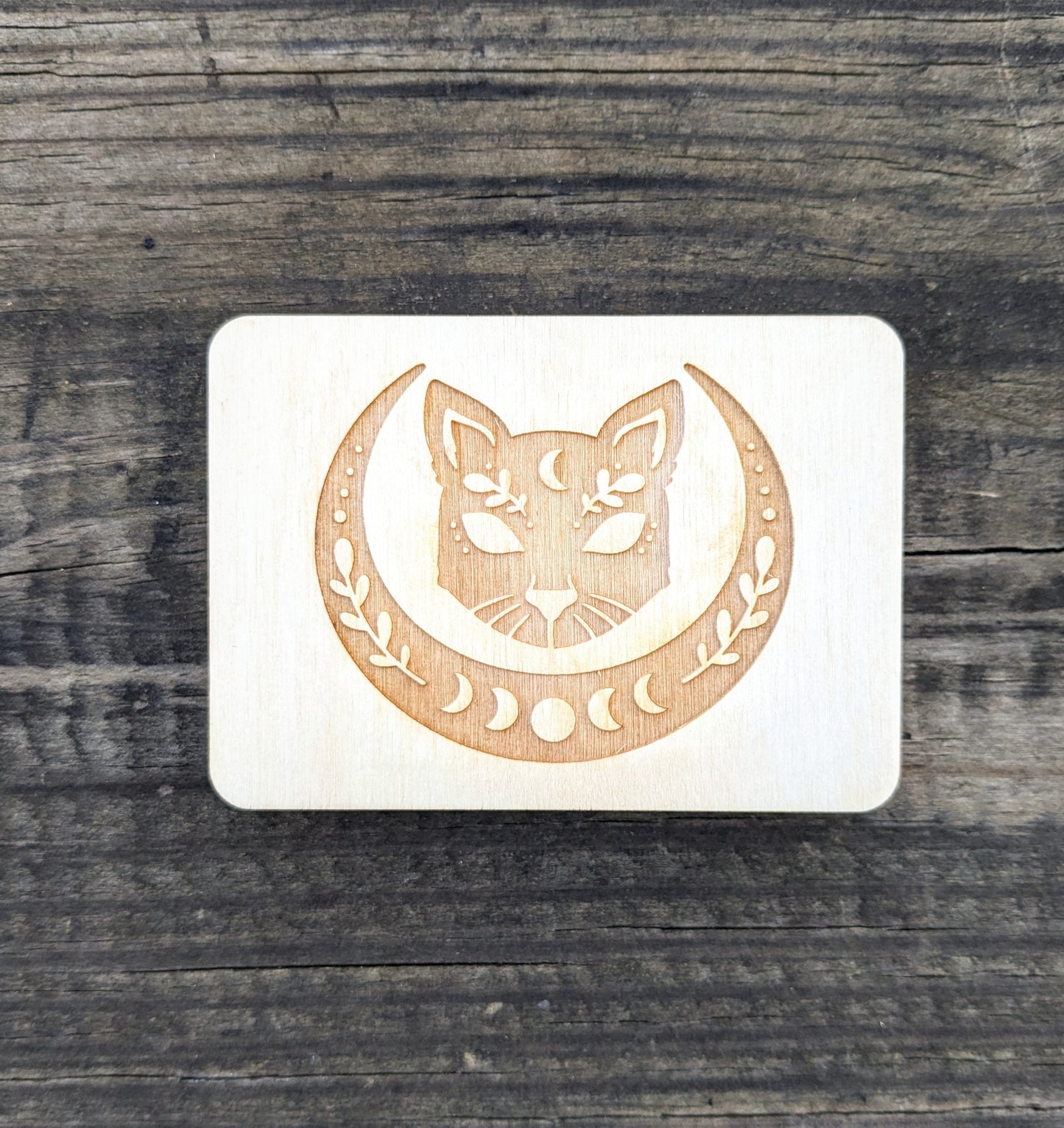 Wooden Needle Case, Laser Engraved Mythical Cat Magnetic Needle Holder