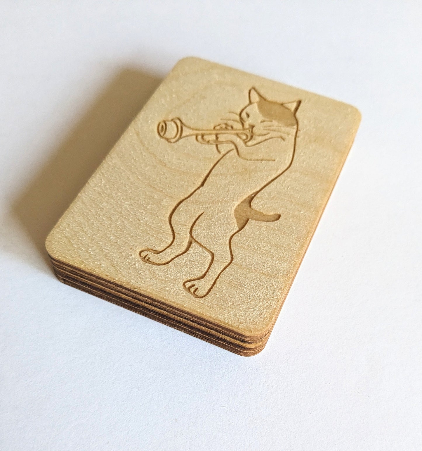 Wooden Needle Case, Laser Engraved Musician Cat Magnetic Needle Minder