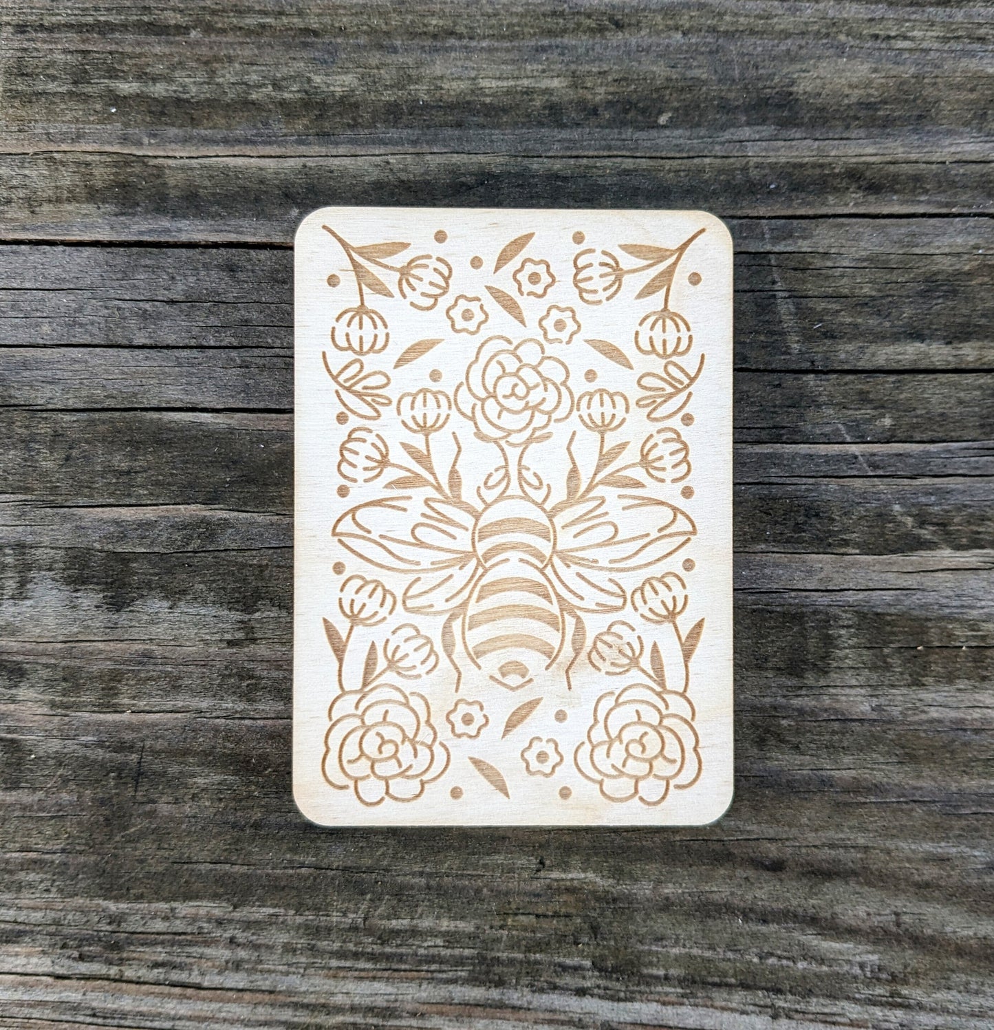 Wooden Needle Case, Laser Engraved Bee and Wildflower Magnetic Needle Minder