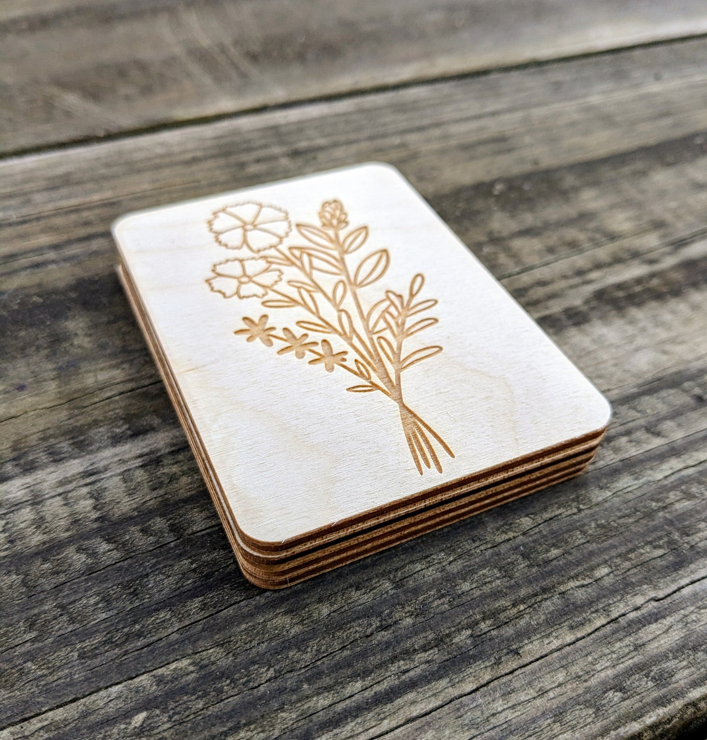 Wooden Needle Case, Laser Engraved Flower Bouquet Magnetic Needle Holder