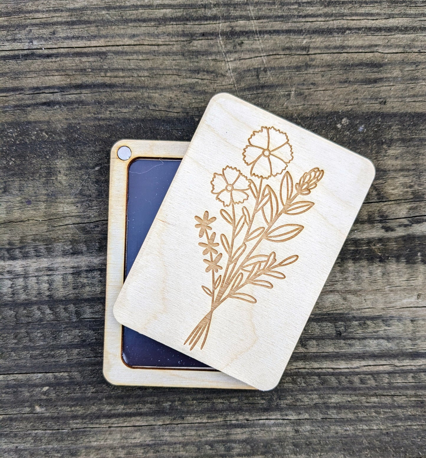 Wooden Needle Case, Laser Engraved Flower Bouquet Magnetic Needle Holder