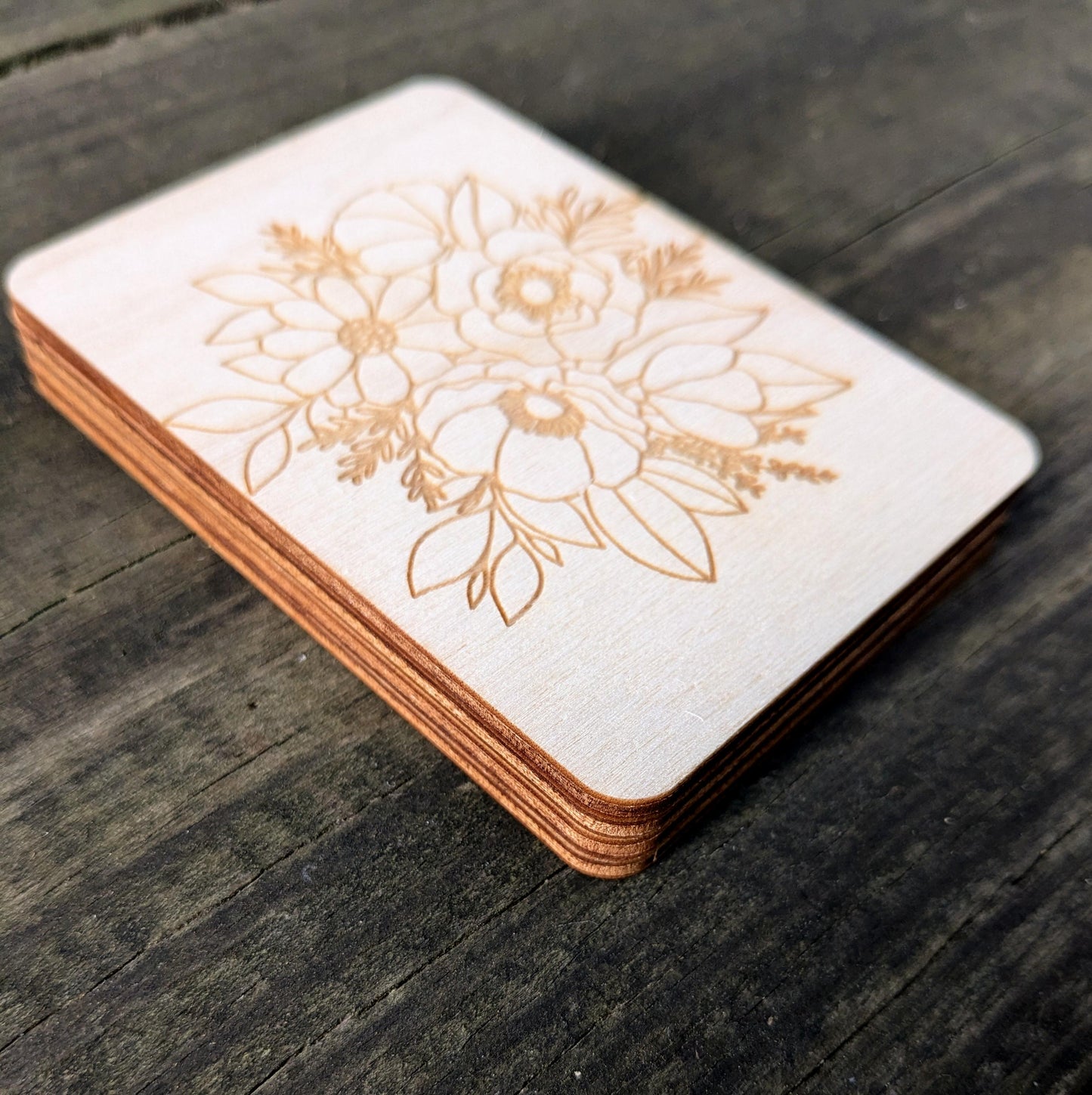 Wooden Needle Holder, Laser Engraved Flower Bouquet Magnetic Needle Minder